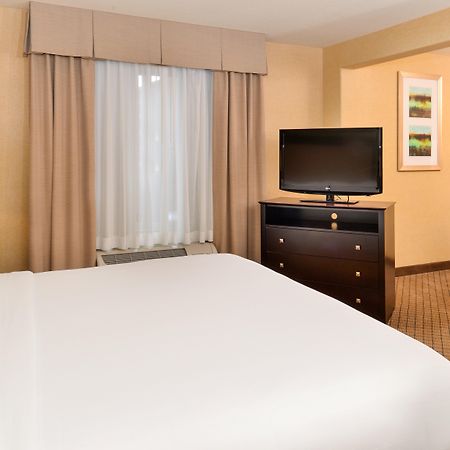 Holiday Inn Express Woodland By Ihg Exterior photo
