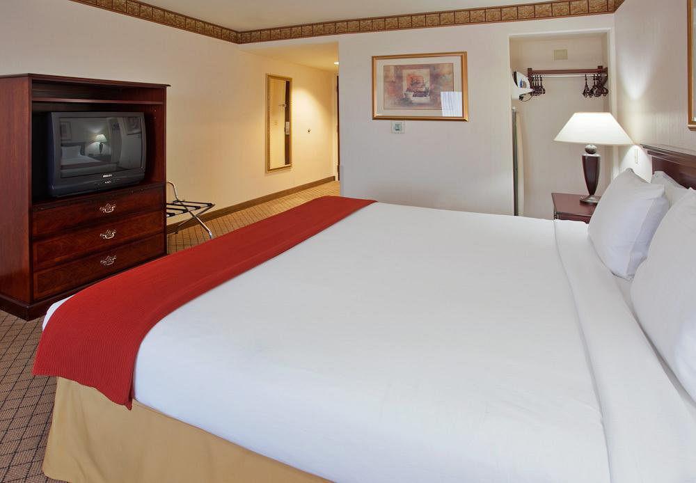 Holiday Inn Express Woodland By Ihg Room photo