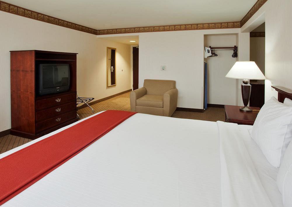 Holiday Inn Express Woodland By Ihg Room photo