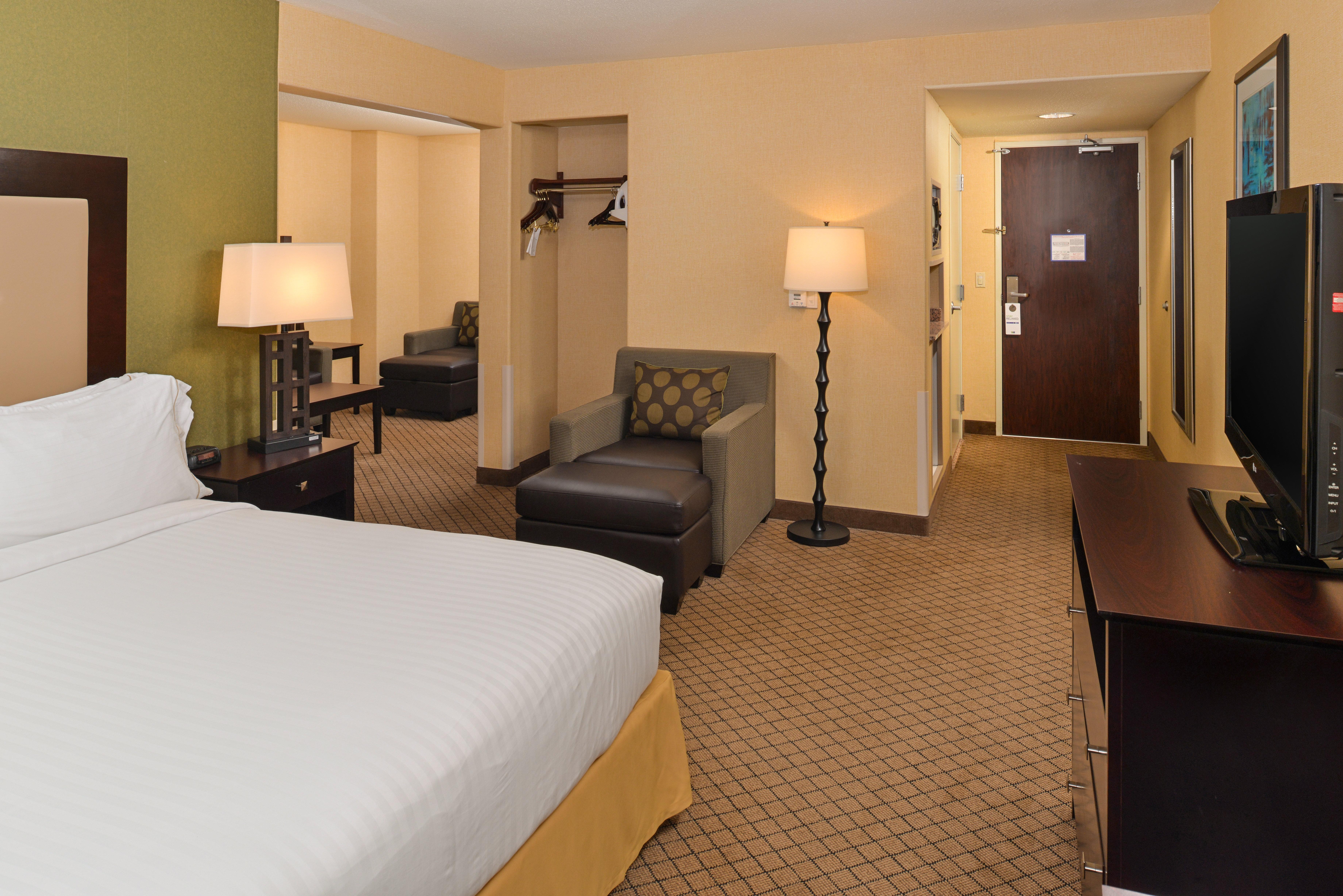 Holiday Inn Express Woodland By Ihg Exterior photo