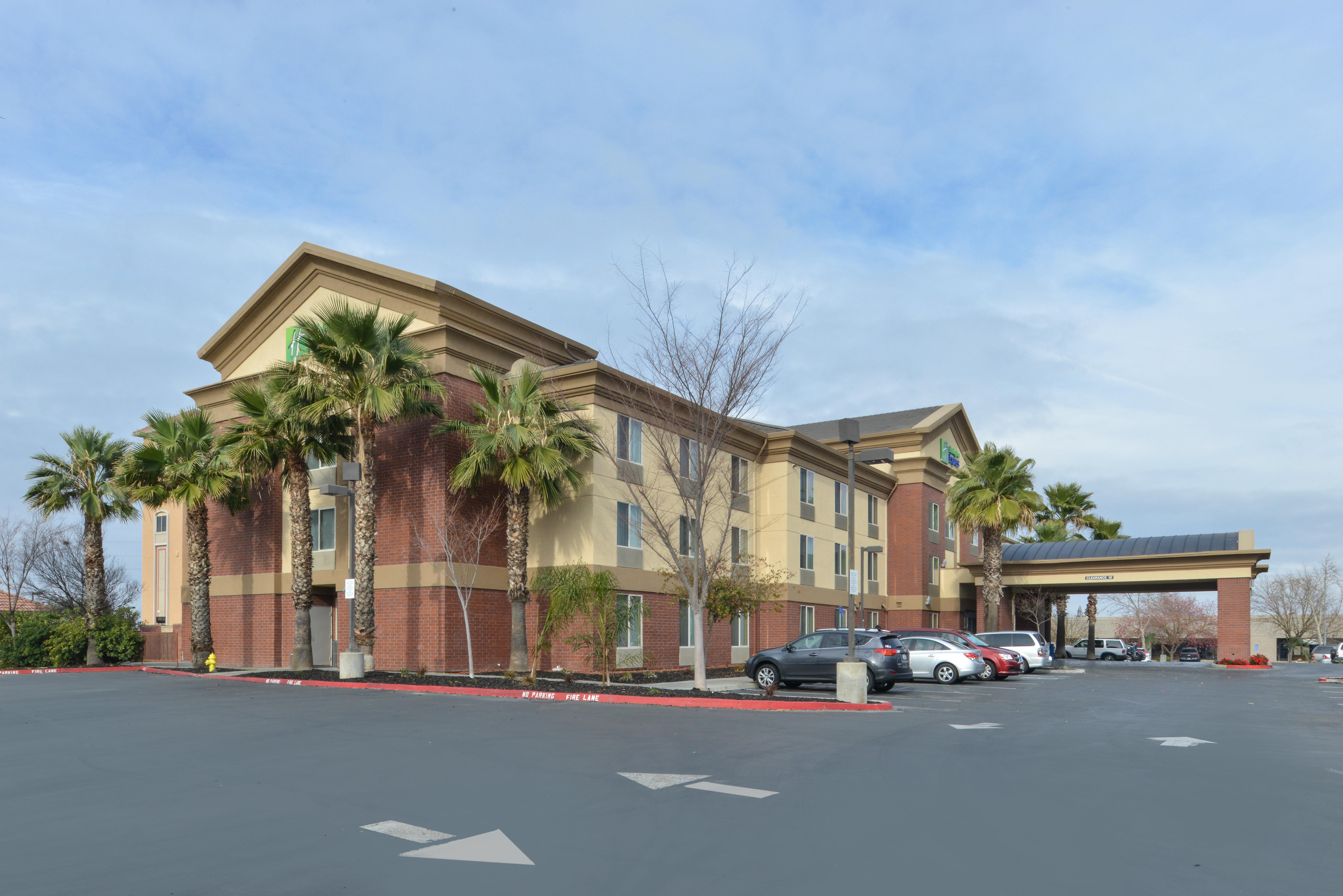 Holiday Inn Express Woodland By Ihg Exterior photo