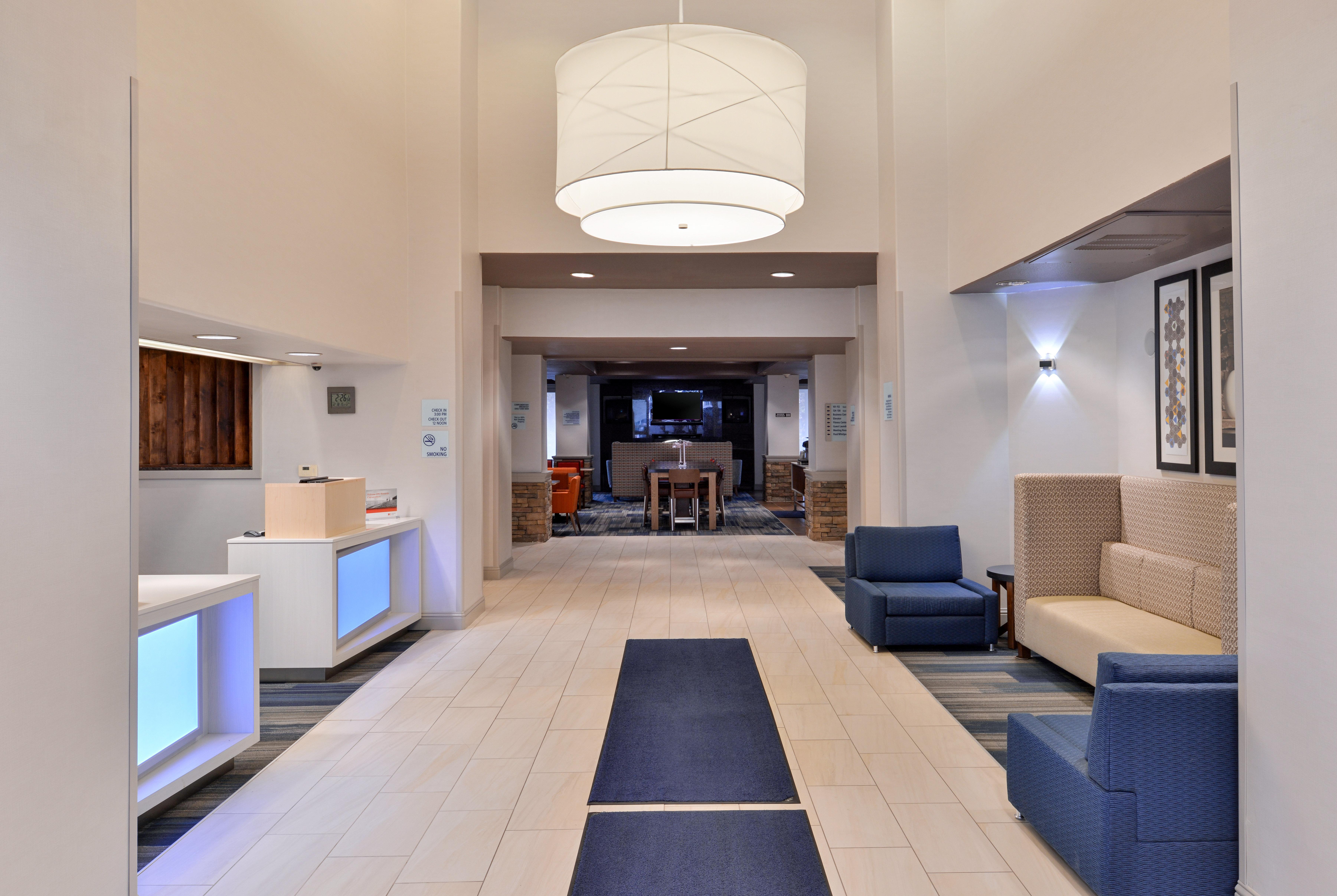 Holiday Inn Express Woodland By Ihg Exterior photo
