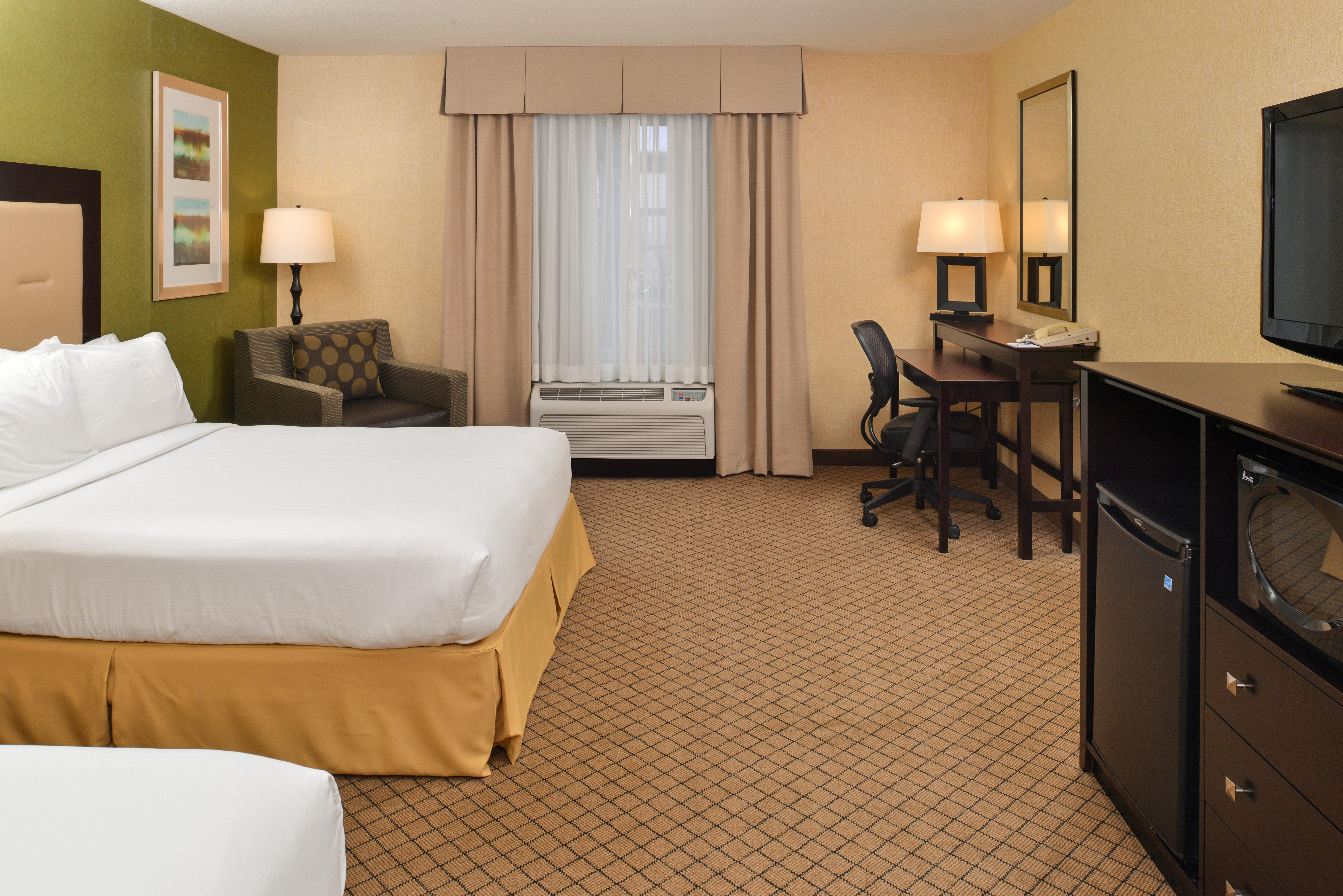 Holiday Inn Express Woodland By Ihg Exterior photo