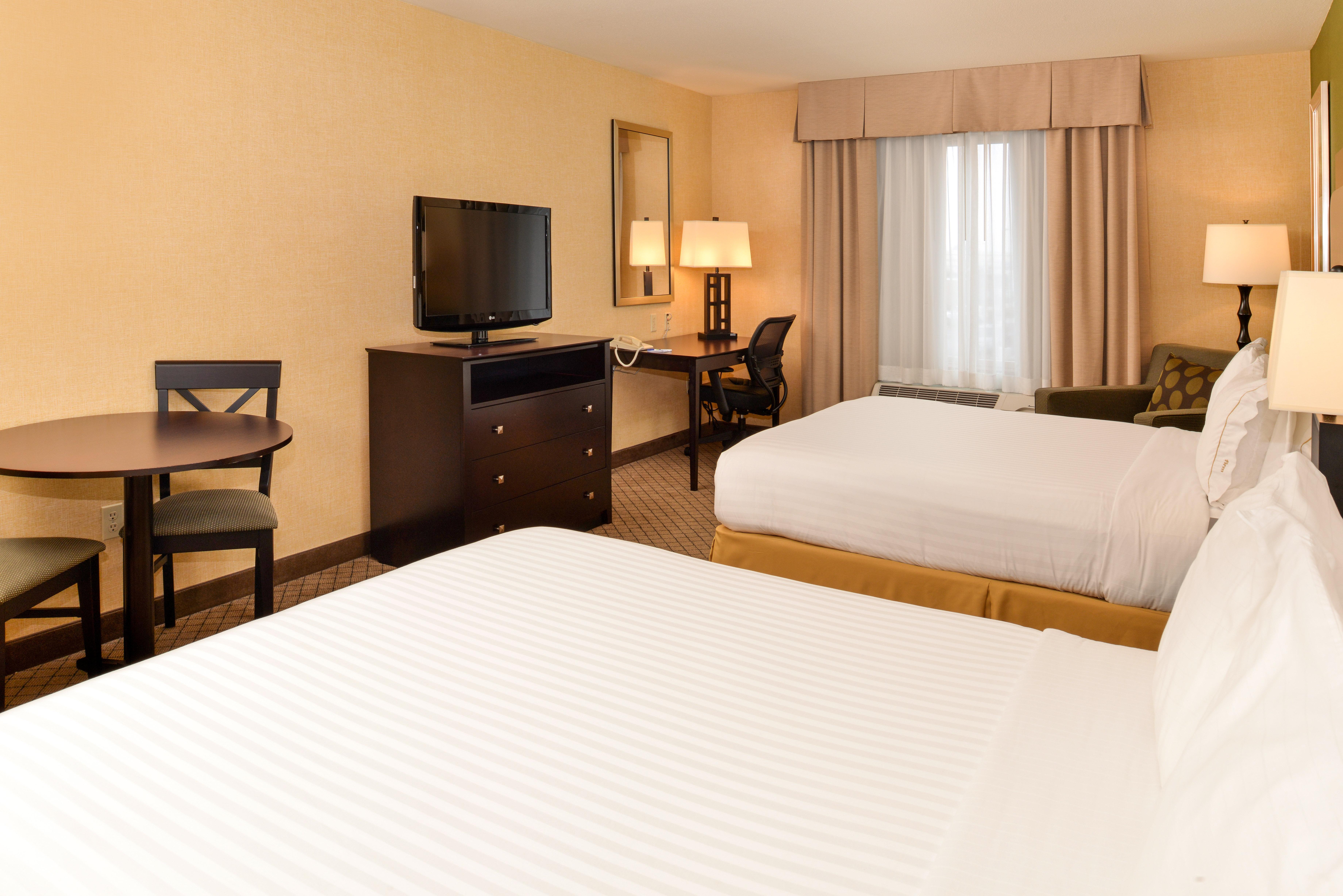 Holiday Inn Express Woodland By Ihg Exterior photo
