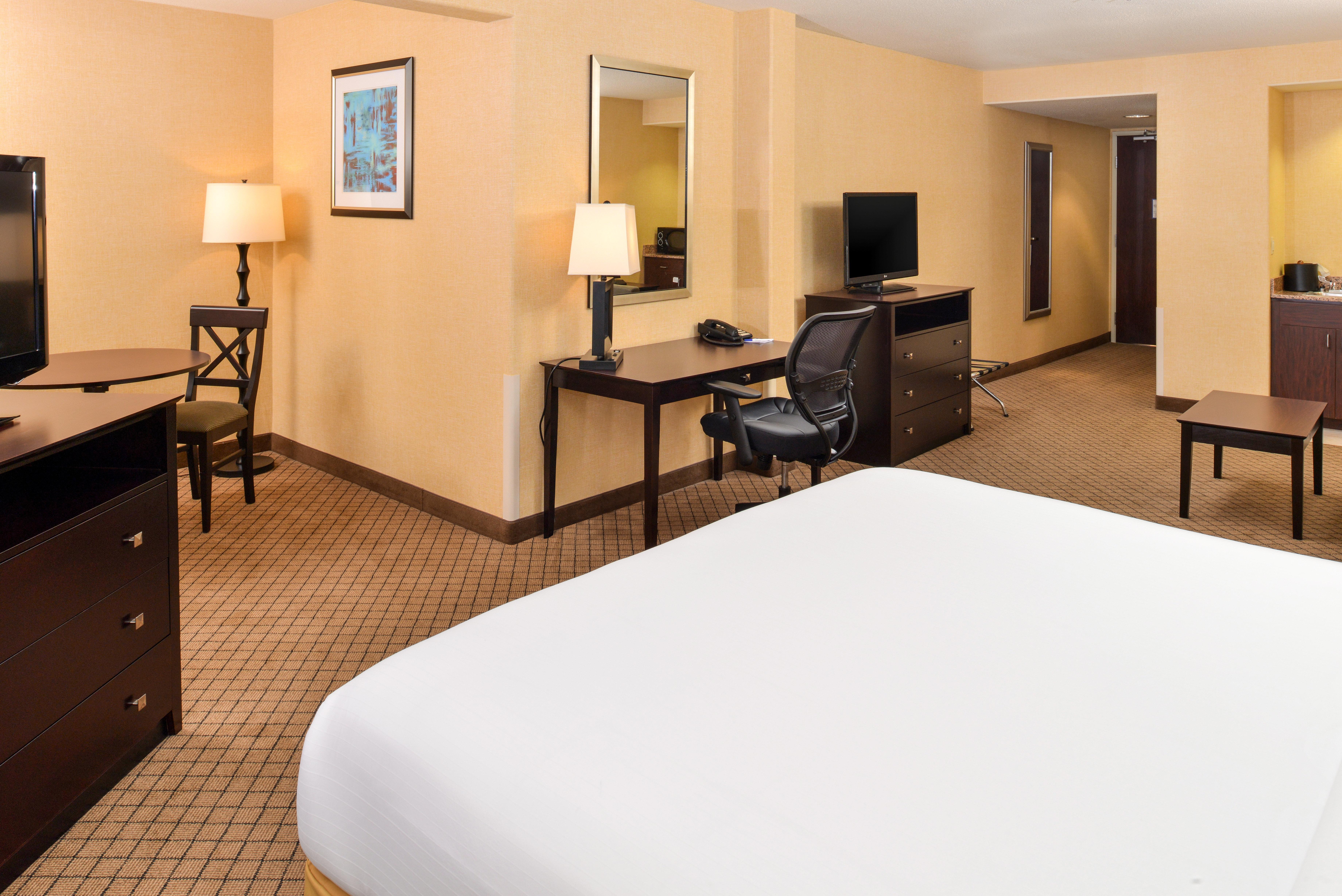 Holiday Inn Express Woodland By Ihg Exterior photo