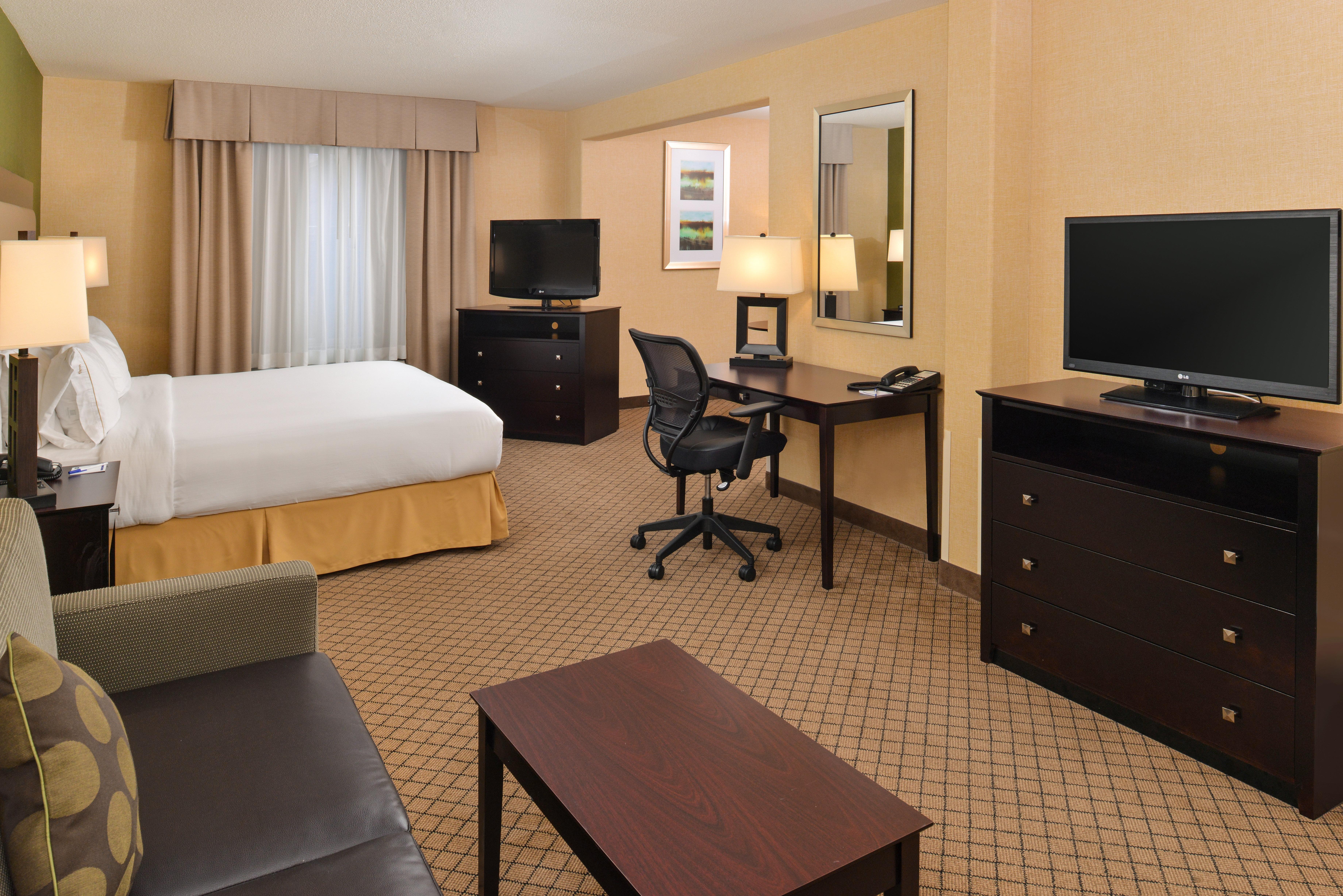 Holiday Inn Express Woodland By Ihg Exterior photo