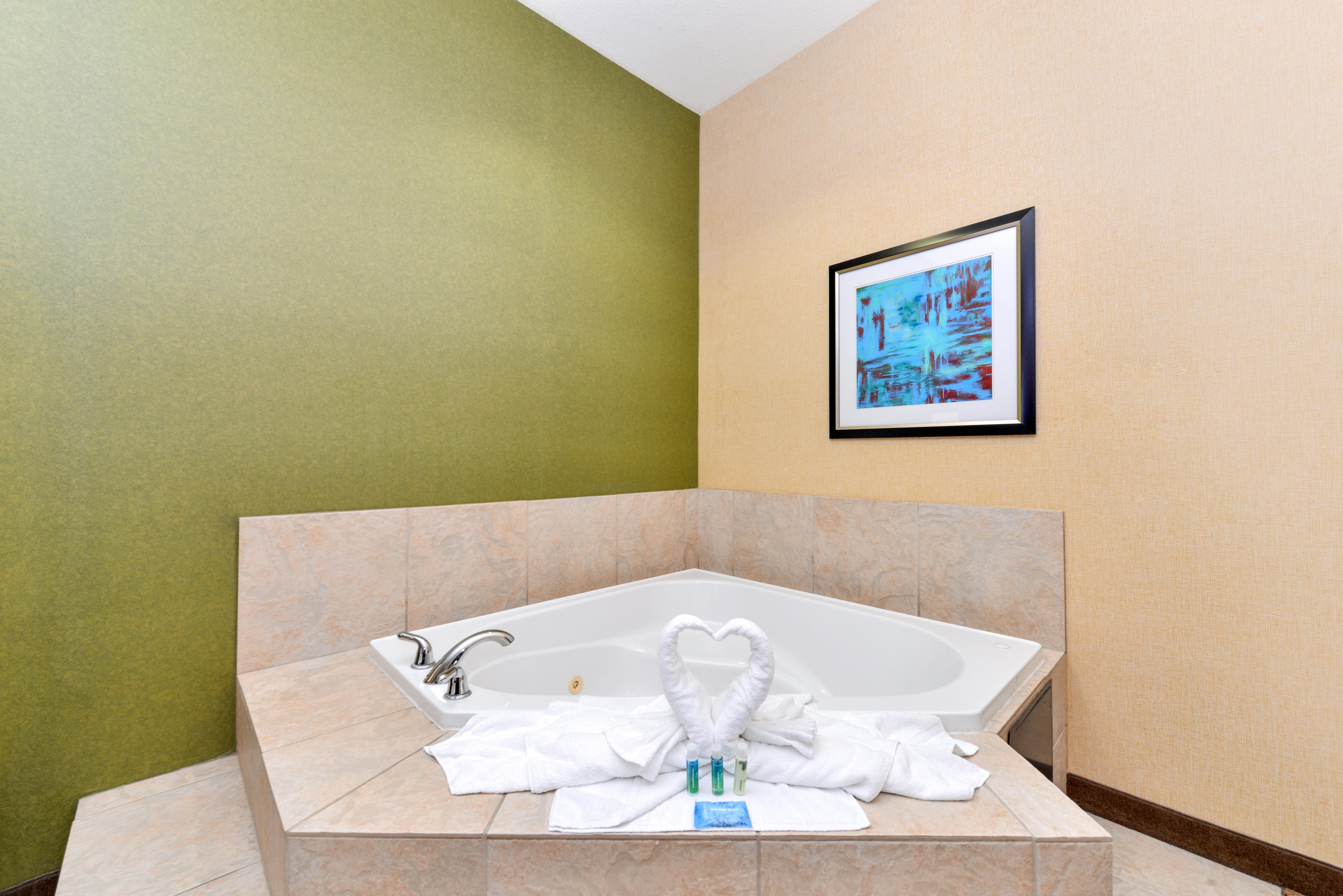 Holiday Inn Express Woodland By Ihg Exterior photo