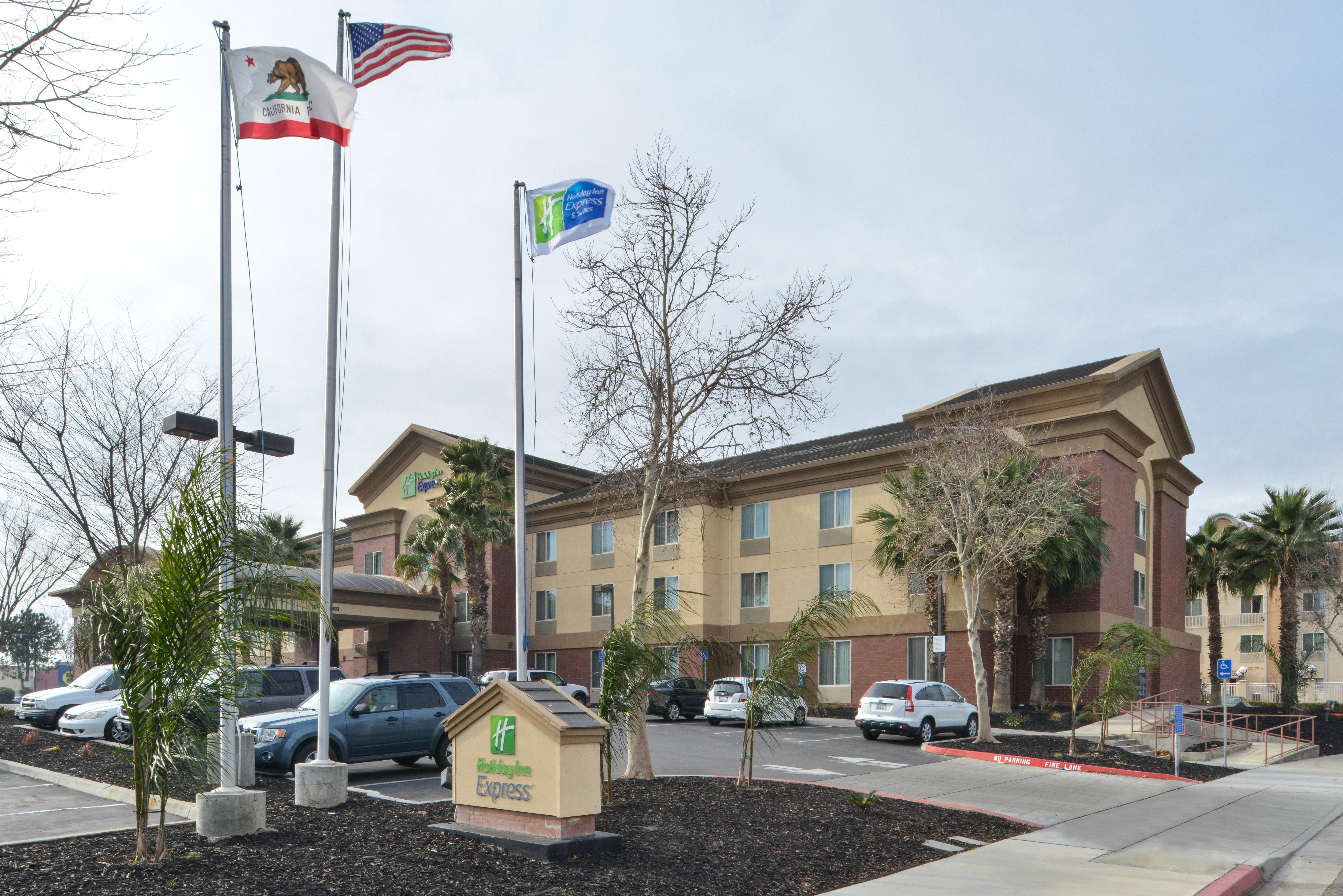 Holiday Inn Express Woodland By Ihg Exterior photo