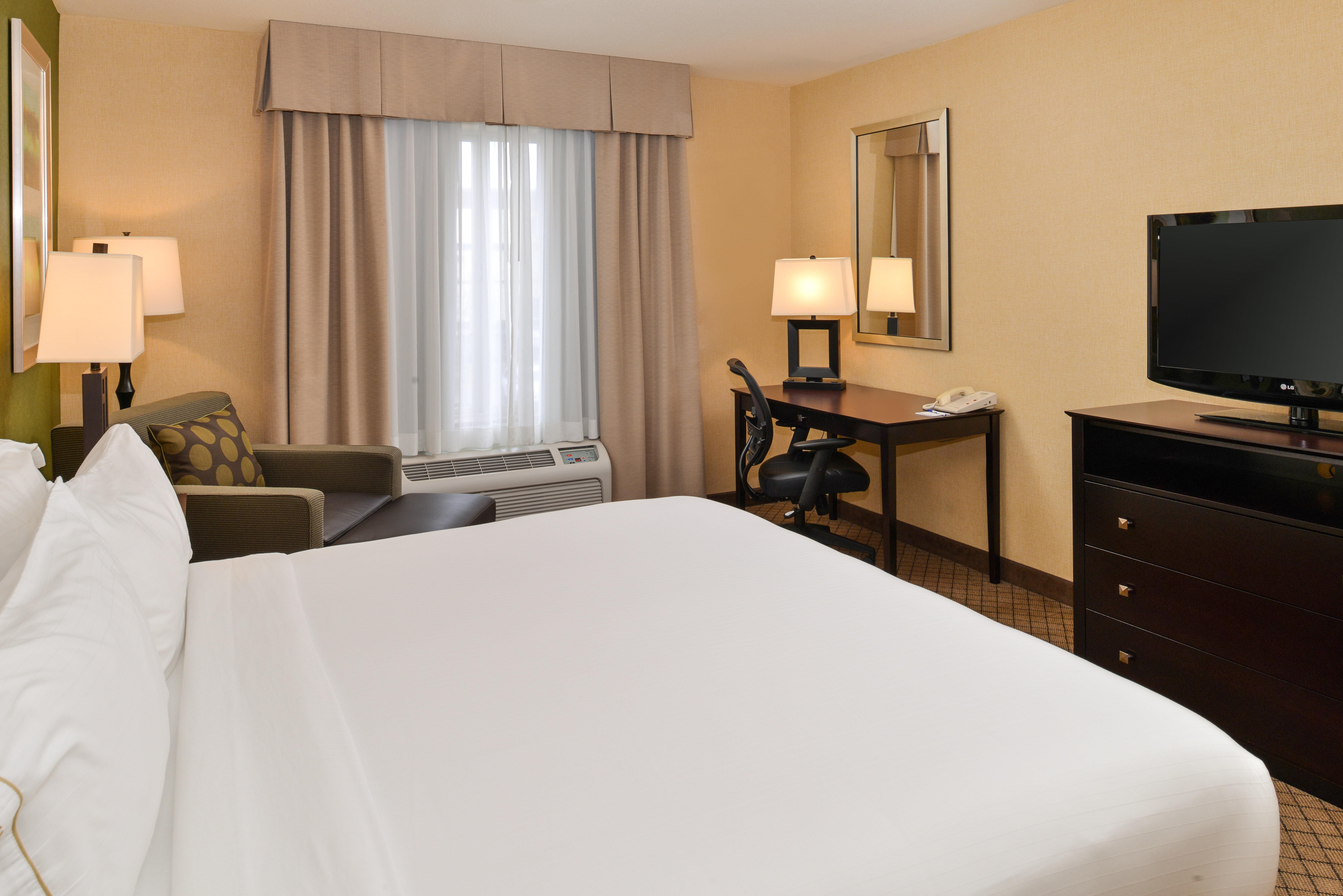 Holiday Inn Express Woodland By Ihg Exterior photo