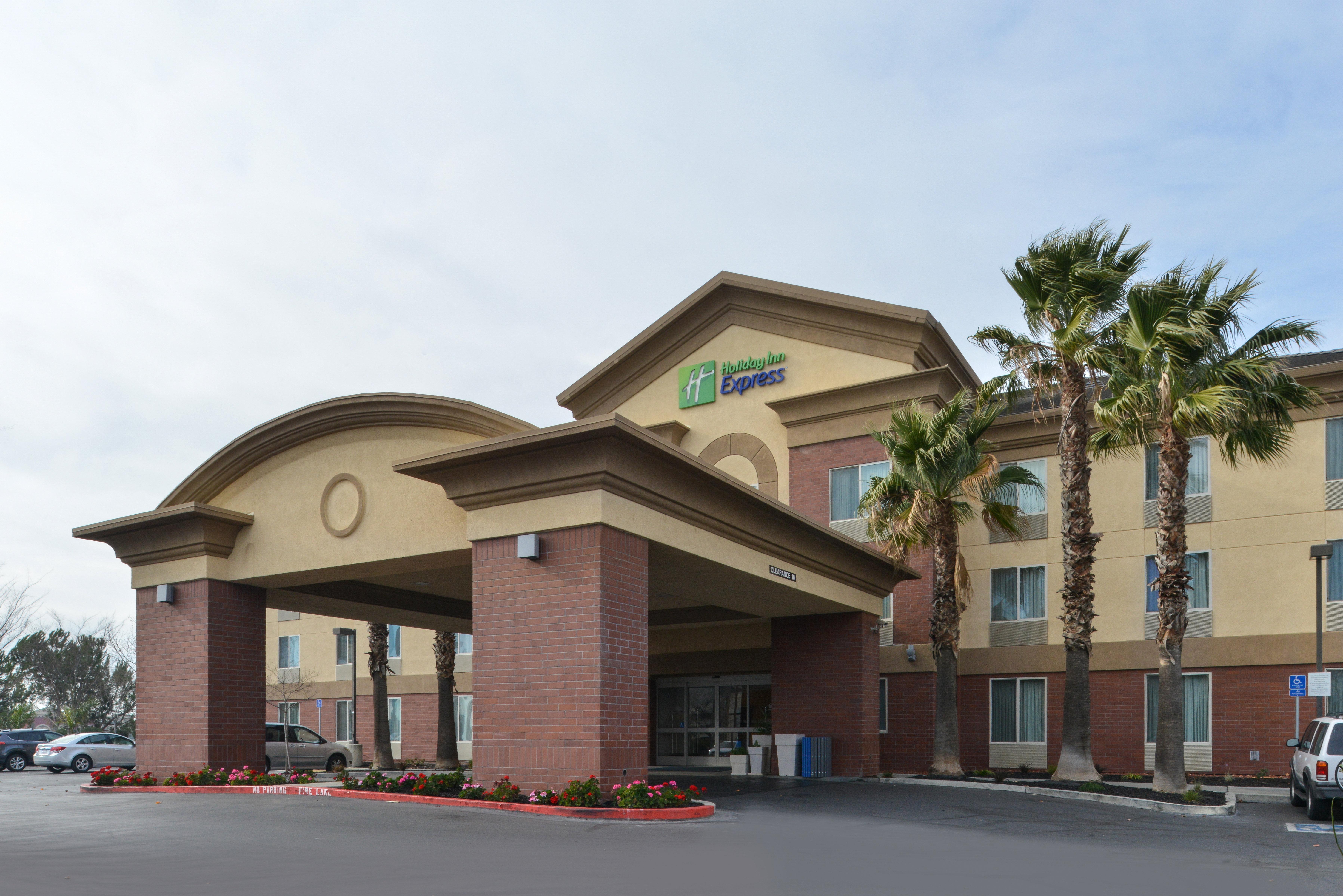 Holiday Inn Express Woodland By Ihg Exterior photo