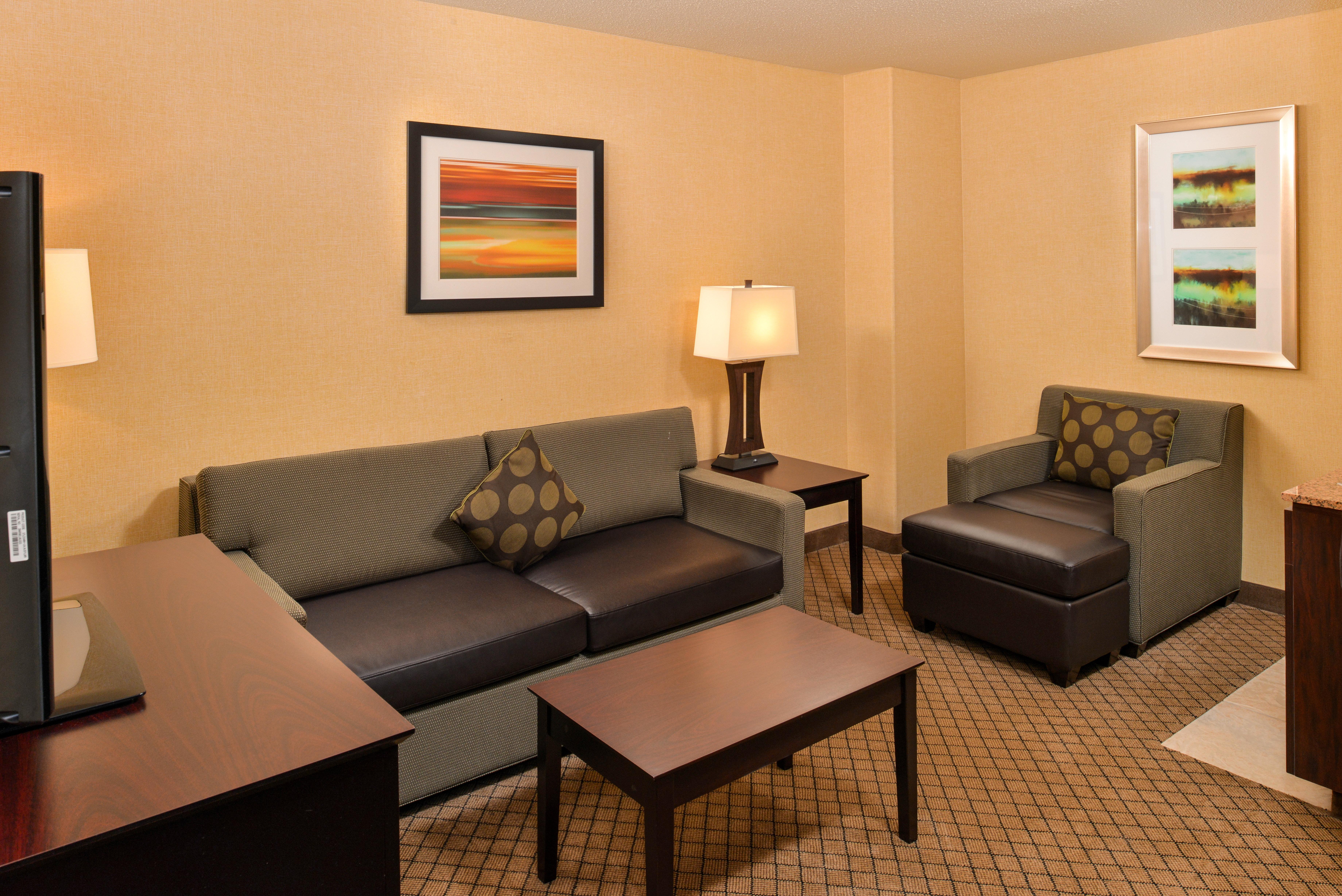 Holiday Inn Express Woodland By Ihg Exterior photo