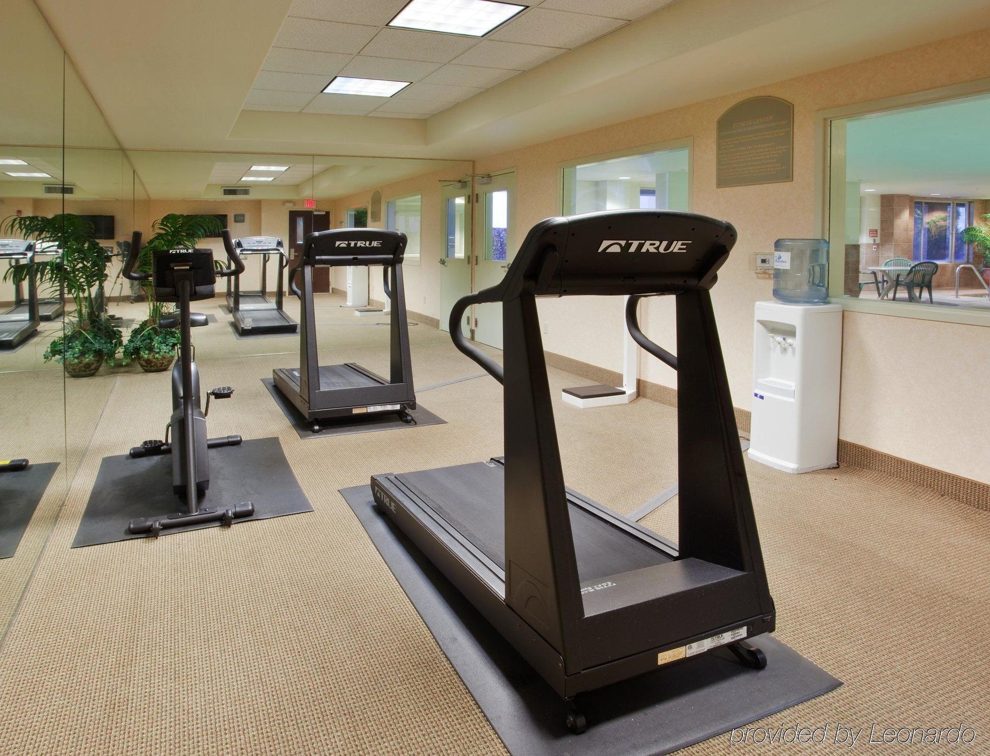 Holiday Inn Express Woodland By Ihg Facilities photo